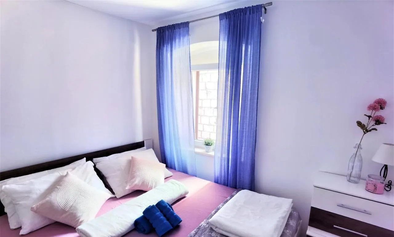 Apartment Chloe Trogir 0*,  Croatie